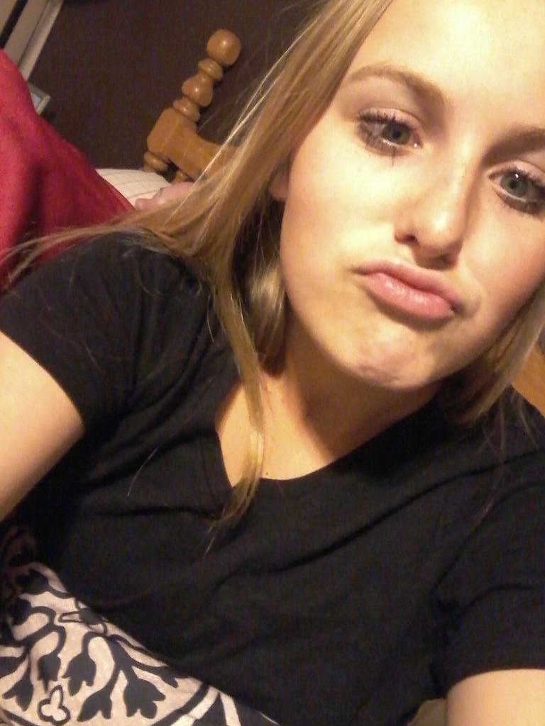 CaWassmer's tweet photo. This my beautiful favorite daughter and I love her the most! @wassmer_allee http://t.co/joqC0CYlPD