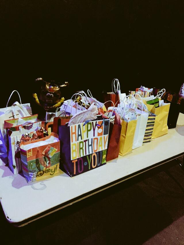 TheVampsJames's tweet photo. Wow! Brad is a lucky boy. Thanks Boston fans ❤️ http://t.co/jtMHMRRAQ1