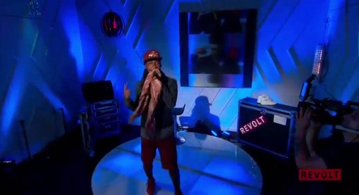 revolttv's tweet photo. #LocalLoveTour winner Alfred Banks performs "Underdog Central" on #REVOLTLive: http://t.co/KCOIH4DtpF http://t.co/MMq4yew54B