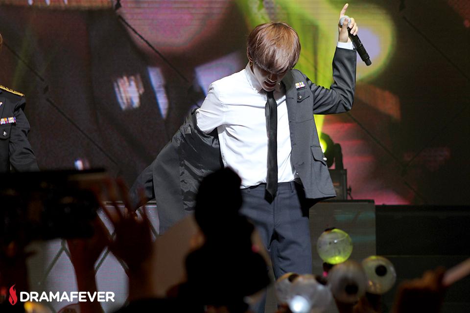 BTS_ARMY's tweet photo. [ @dramafever ] BTS' Episode II: The Red Bullet tour takes over Los Angeles #TRBinLA #TRBinUSA @BTS_twt #V http://t.co/bzypYz5LTg