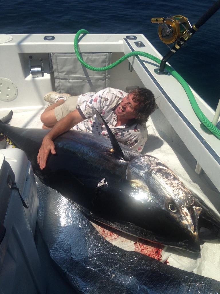 fvbountyhunter's tweet photo. Another one for the Bounty Hunter!! 500lbs live 356 dressed http://t.co/DVL9T5AN2j