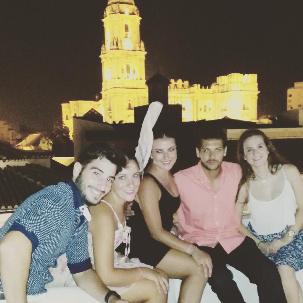 Pablobeltglez's tweet photo. ¿Desfile de modelos? #GrandePrima http://t.co/RVZTv6ZdZk