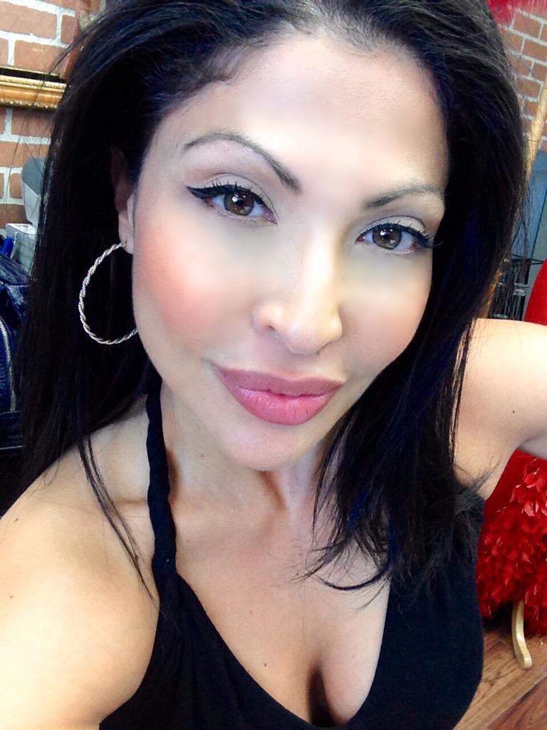 Chip Helderheid Snel Ursula Stolf on Twitter: "Too hot in #Toronto!! 39 degrees Celsius!! Help!! #ursulastolf #storagewarscanada #melting http://t.co/HampWqSm50" / Twitter Chip Helderheid Snel Ursula Stolf on Twitter: "Too hot in #Toronto!! 39 degrees Celsius!! Help!! #ursulastolf #storagewarscanada #melting http://t.co/HampWqSm50" / Twitter
