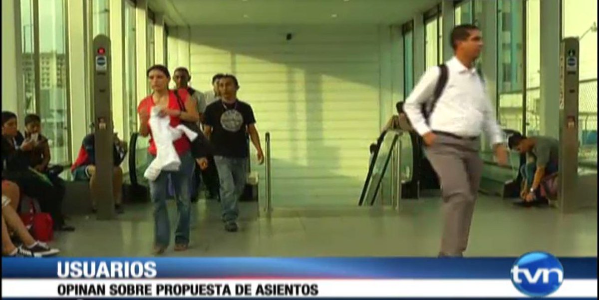 Usuarios de <a href="/elmetrodepanama/">El Metro de Panamá</a> ven más viable posibilidad de extender por una hora más servicio, que quitar asientos
