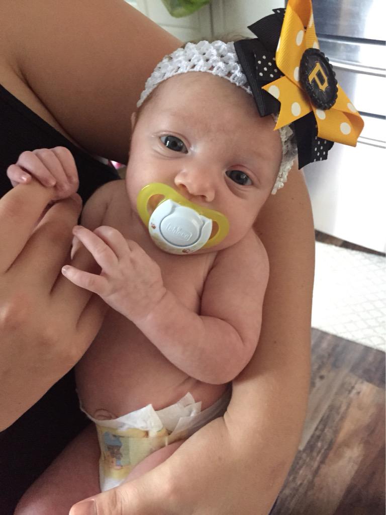 sk0aled87's tweet photo. She loves her buccos! #bucsfanphoto @Pirates http://t.co/iXRNFAIcU3