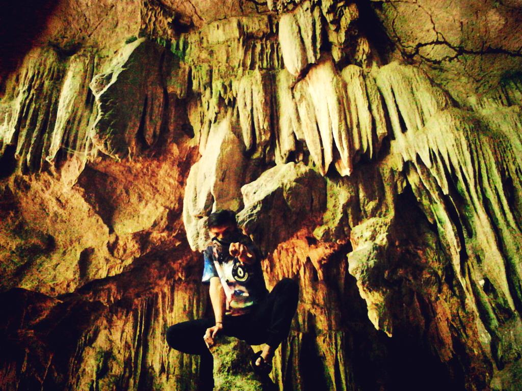 DazeStop's tweet photo. ne kk share fto2 pjalanan kmren ni..
nemuin Hutan dlam Goa..hehe
#dazevans#dazejalan2#kapuntori#to#pola http://t.co/kqHdLcYWdU