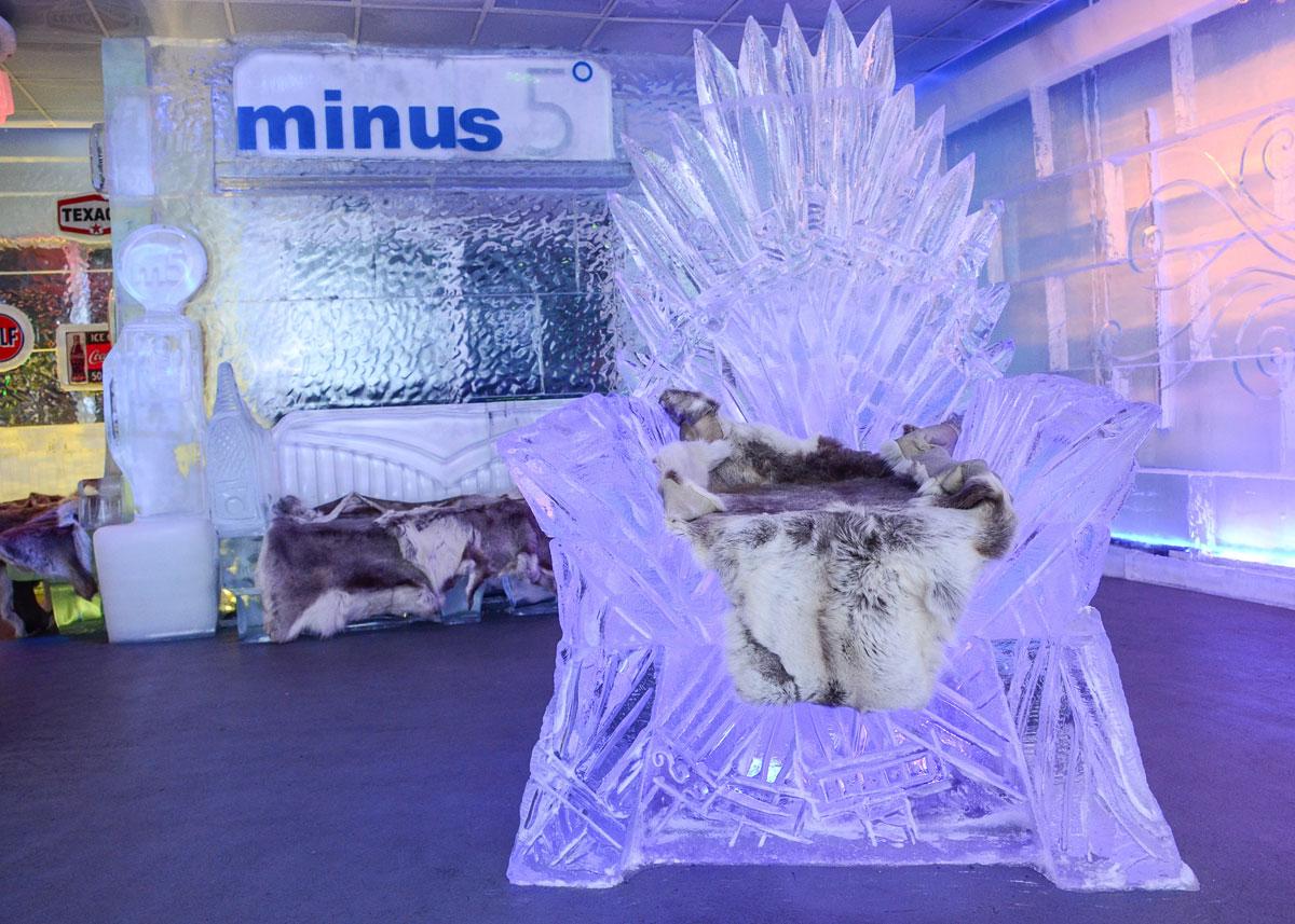 Vegascom's tweet photo. Sick of waiting 4 winter 2 come? Sit on an icy #ironthrone @Minus5IceBar @MonteCarloVegas #GoT http://t.co/0mivvqkd1e http://t.co/6sx0zeRth4
