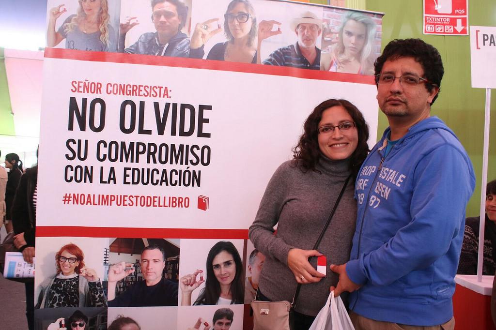 FILLima2026's tweet photo. .@CPLibro: Participa en la campaña por la renovación de la Ley del Libro #noalimpuestodellibro http://t.co/cXXIXxYb5A http://t.co/Cm6Ym5f4De
