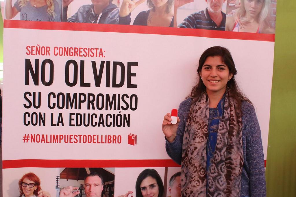 FILLima2026's tweet photo. .@CPLibro: Participa en la campaña por la renovación de la Ley del Libro #noalimpuestodellibro http://t.co/cXXIXxYb5A http://t.co/Cm6Ym5f4De