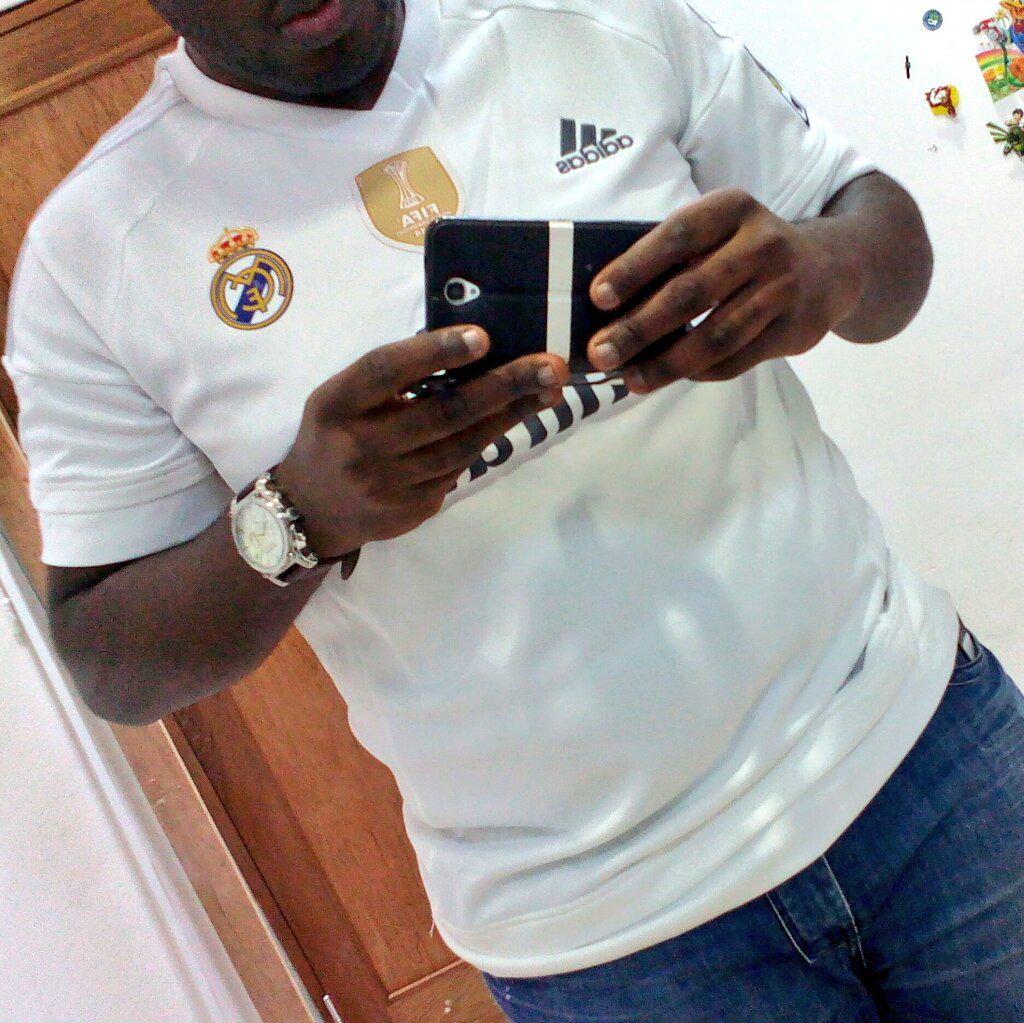 Slash_Stana's tweet image. Ame o passado, jogue o futuro ... #HalaMadrid #NewHomeKit #2016session
