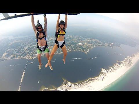 StageMePr's tweet image. GoPro: Helicopter Skydive vid.staged.com/XLqq #social media #antiaging