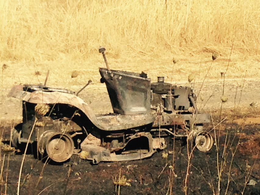 Here's the lawnmower a neighbor says started the 10-15 acre brushfire in SE Salem. #LiveOnK2