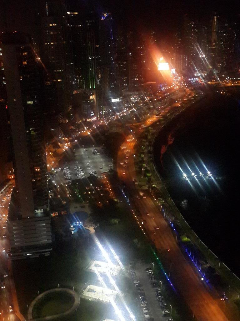 Andrea_pty's tweet photo. Fuerte se sintió el sismo en la Ave. Balboa @prensacom @la_cascara @tvnnoticias @MiDiarioPanama @Arturito_Panama http://t.co/Zy8NiUwyyF