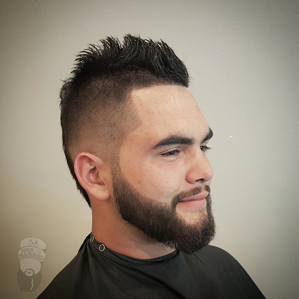 whitemike206's tweet photo. #seattle #seattlebarber #seattlebarbers #mikethebarber #barberlife #barber #pnw #pacificnorthwest #mohawk #fauxhawk http://t.co/RrmtK4klHn