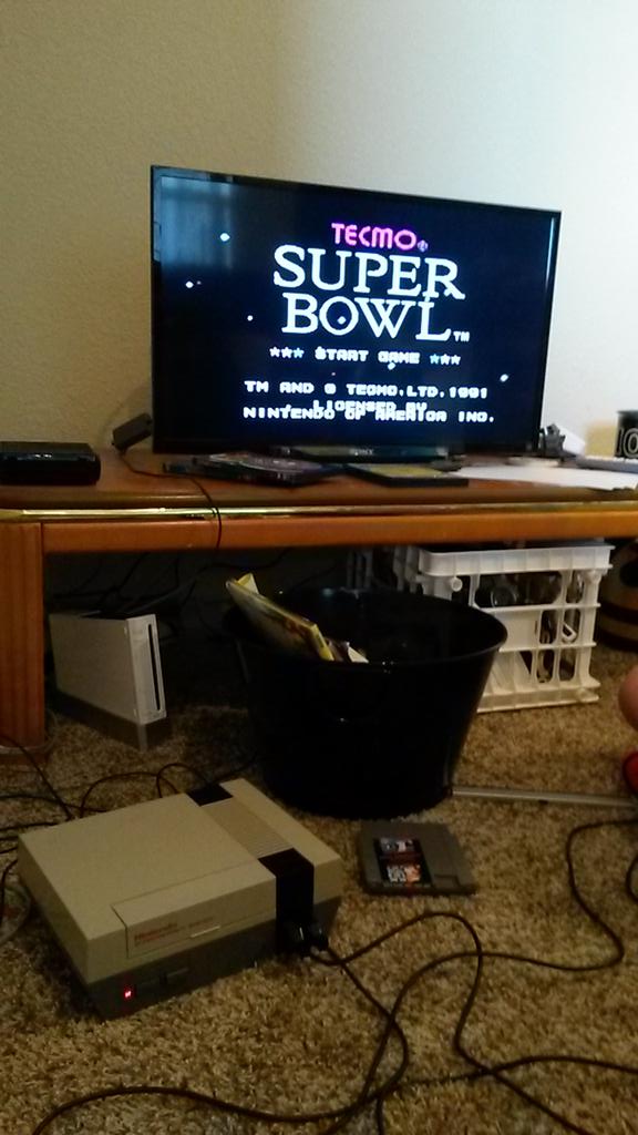 CoachMattThomas's tweet photo. Kids stayed with Gpa and Gma for a week and found the old Nintendo. Whipped up on my son! #boknowstecmo http://t.co/51DuqlAfDl