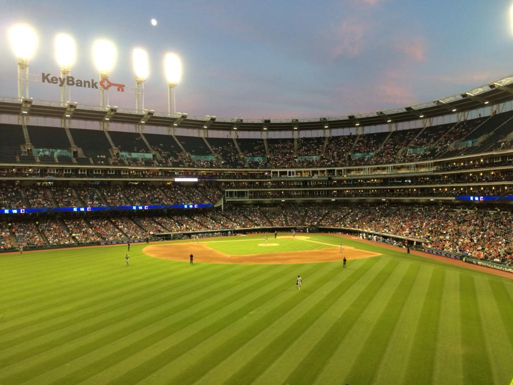 _B1GE's tweet photo. Great night for baseball #ProgressiveField #RoyalsBlue http://t.co/w49ZSixL56