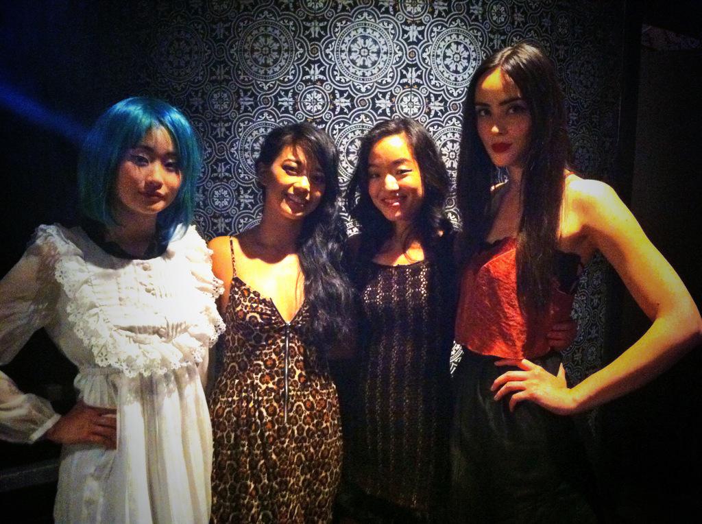 BeaBeaKing's tweet photo. Hangin w/ my girls. #MadameCoco @MarkALewis1 #schooloffishtv @ValerieTian  @ajtuliao @bango321 #highdeafproductions http://t.co/ddoBc1kJSG