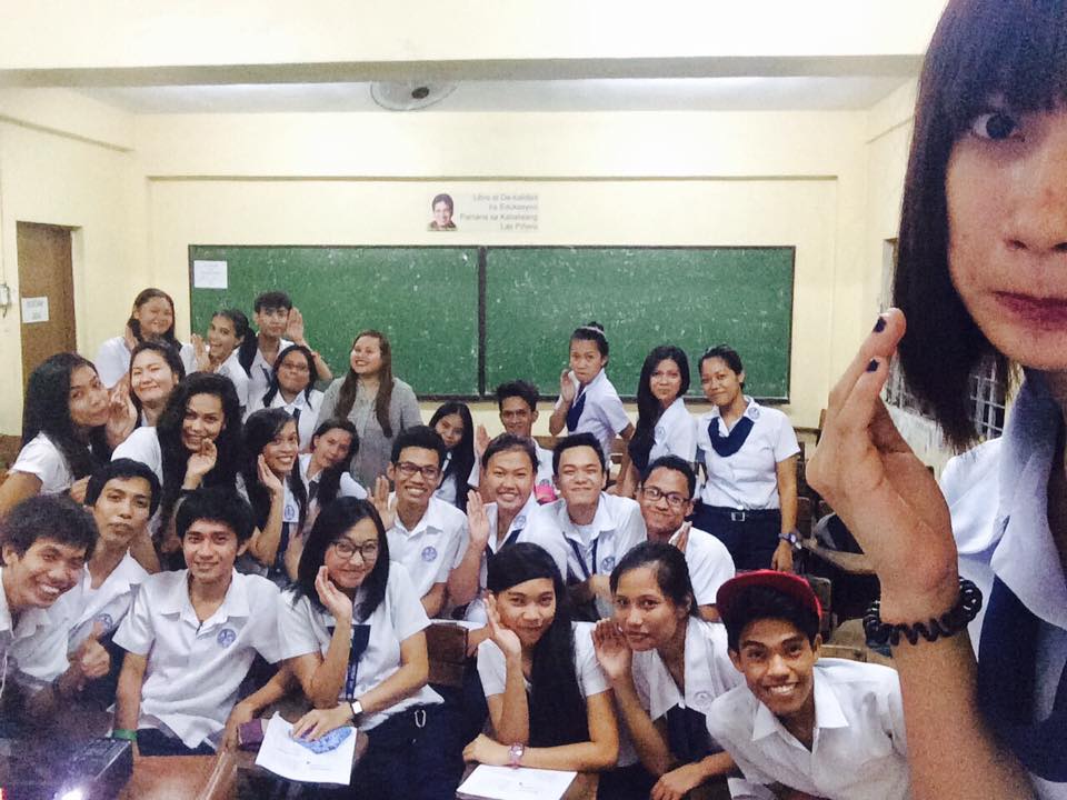 kor_ryann09's tweet photo. #AlDub fans groupie~~~ nood tayo #AlDubKalyeSerye !!!
#DFCAM #AlDubFOREVER #pabebewave #GRADwaiting http://t.co/J5cUaqa6Wl