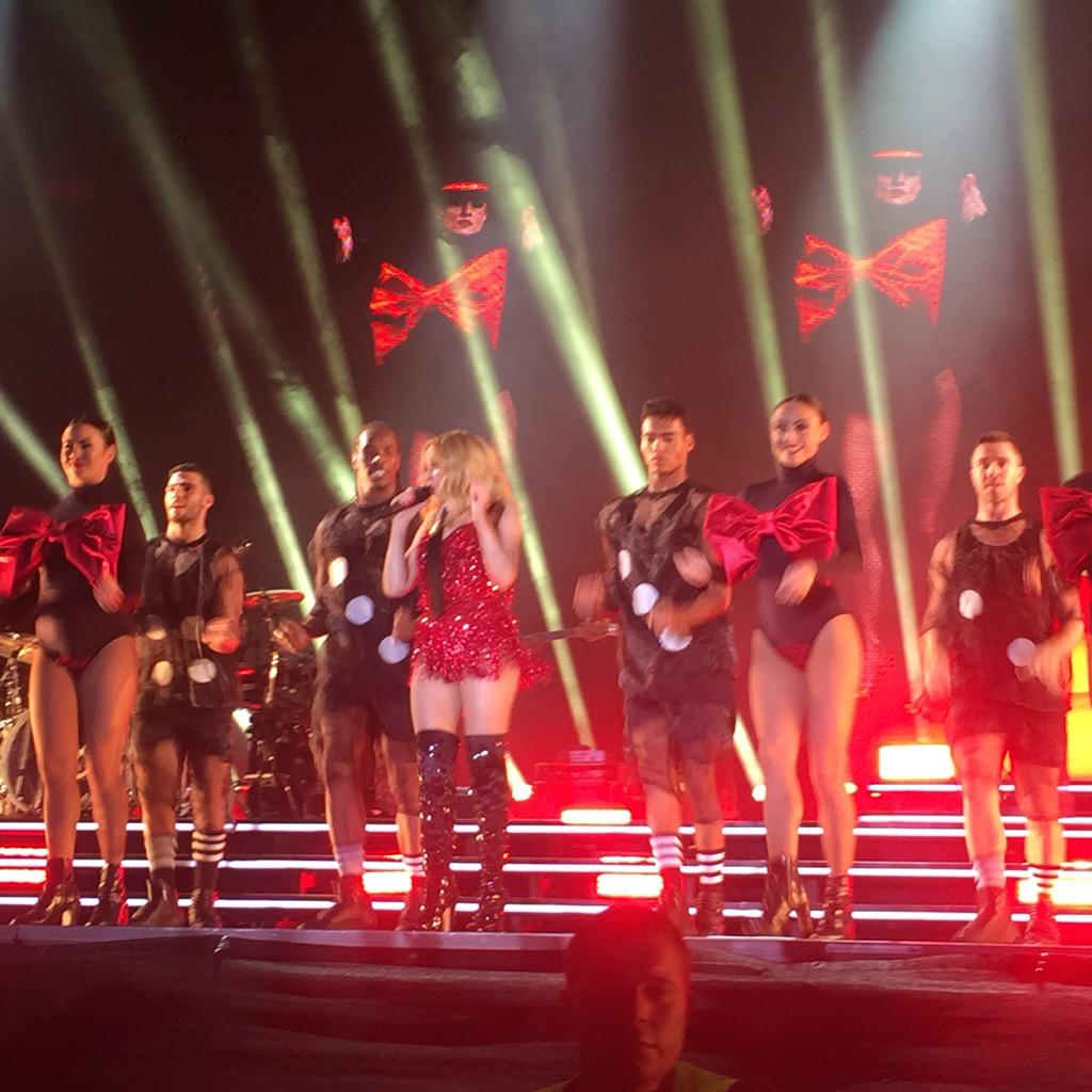 LC_DarkAngel86's tweet photo. @kylieminogue still doing the #Locomotion with us after 27years... This Song never gets boring! #melt2015 💃🏼🎤🎀📷 http://t.co/EQOgfJwOTk