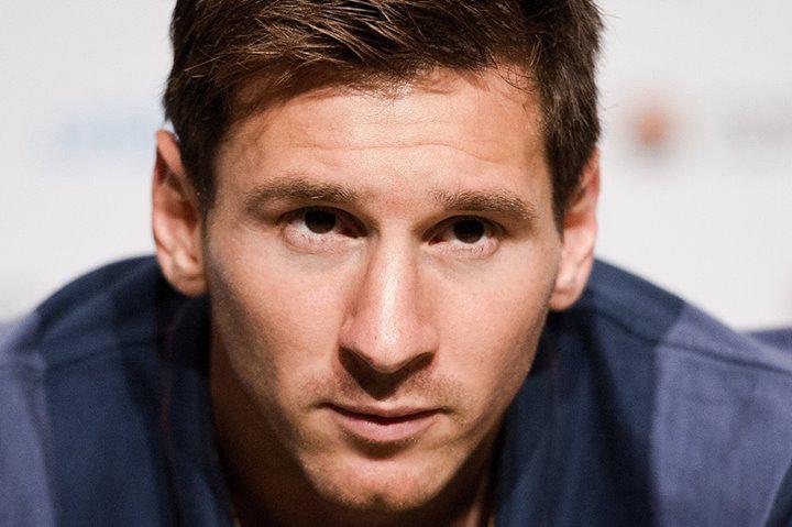 JornalOGlobo's tweet photo. Messi posta mensagens nas redes para encontrar doador de medula óssea no Brasil. http://t.co/jrzJaCQsft http://t.co/ffG4tZcmCA