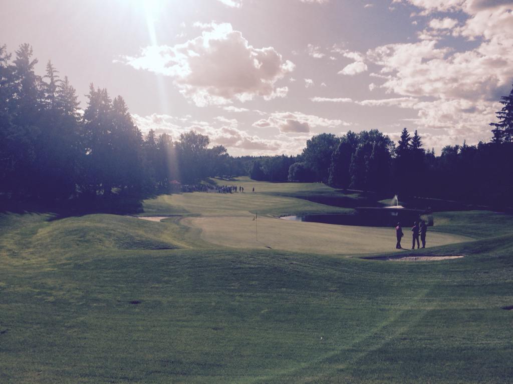 JoetteF's tweet image. What an evening "on our favorite patio" @RoyalMayfair !  Our annual Men's Member Guest! #YEGgolf #1members #YEGpatio