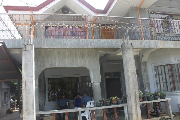 PNPAlfonsoLista's tweet photo. #HouseVisitation @PNPCordillera @pnpifugao http://t.co/m2pGJEnf0K