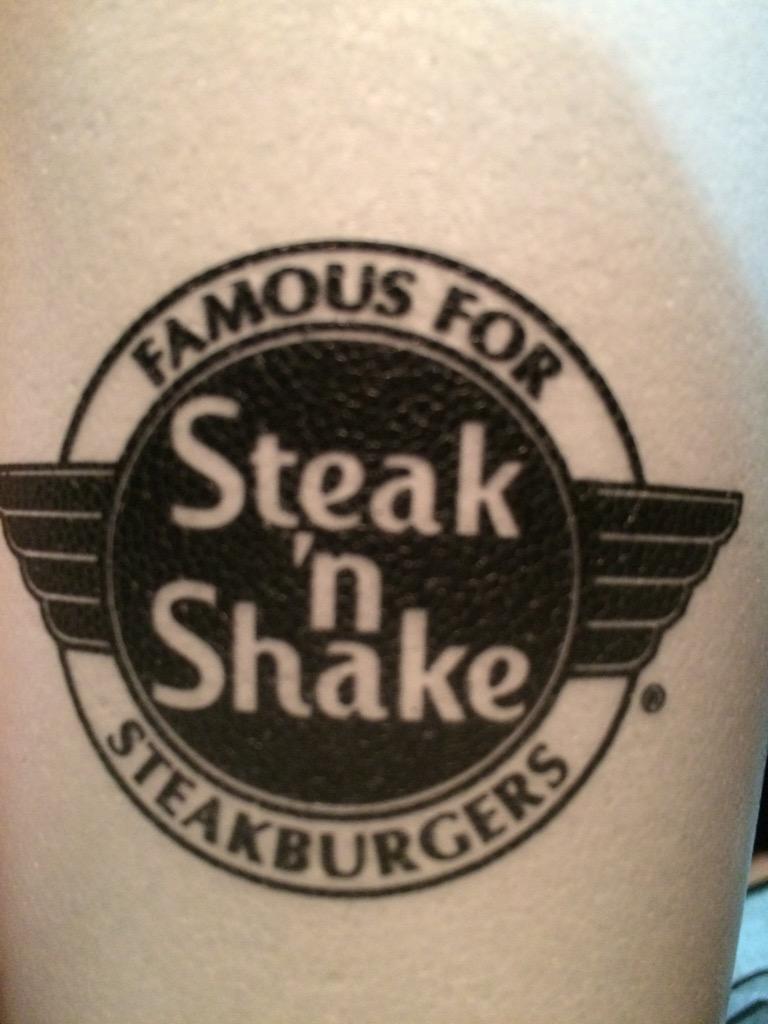 CoachSteveLowe's tweet photo. Sometimes you just gotta treat yourself right after a long day in the gym. #mintoreoshake http://t.co/ZZ0ZqQhOV4