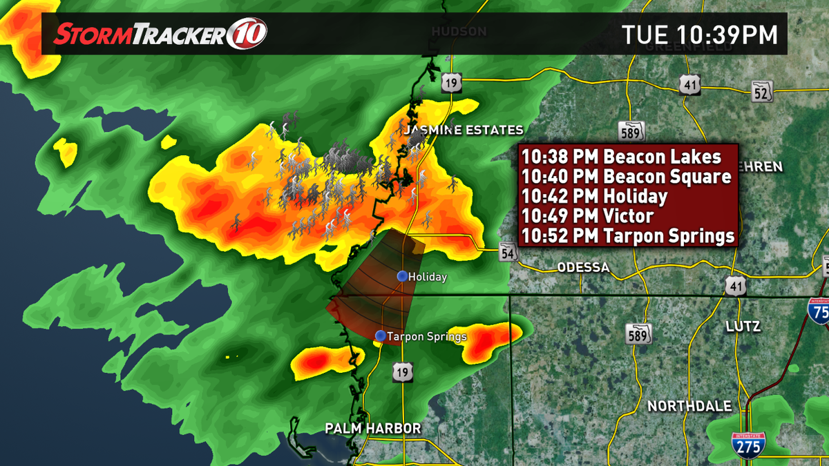 JamesVanFleet's tweet photo. Raining again in #Elfers, and #Anclote River tonight. I'm tracking more storms possible. Tune in at 11pm. #WTSP http://t.co/TXoy7nEpMR