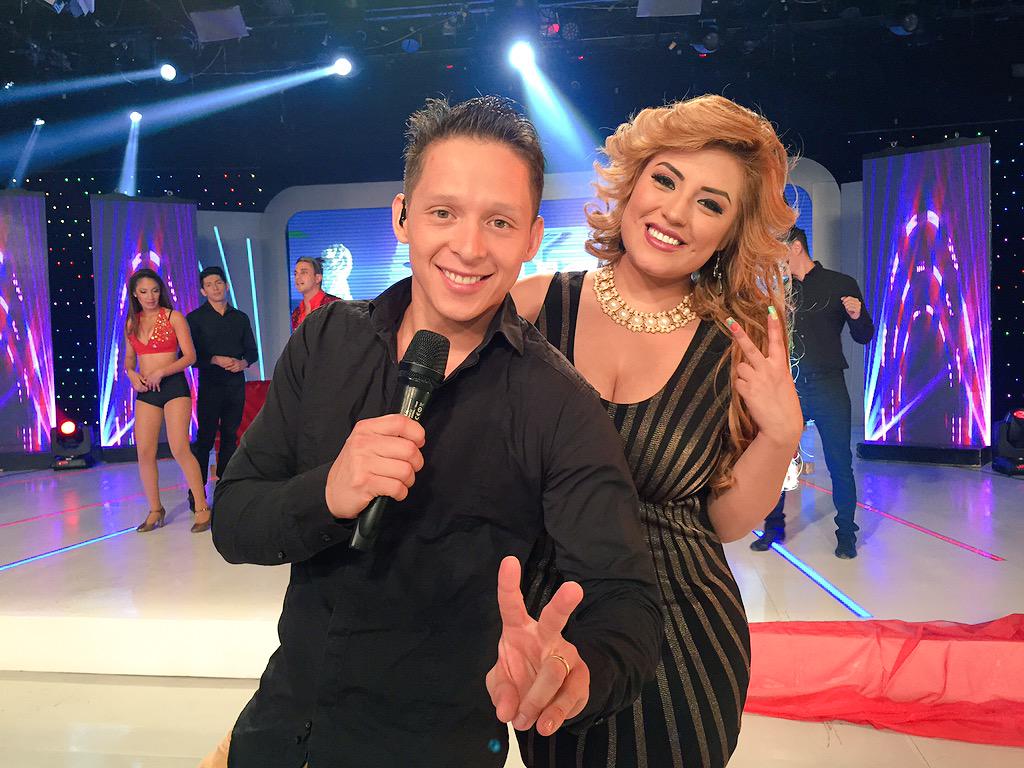 SoyElMejorEcuFc's tweet photo. ¿Qué pasa tras cámaras? @Jcpalma_ te lo cuenta aquí: http://t.co/DAyoo1vPme. ¡#ComoLosVIPninguno ya es Tendencia! ⭐️ http://t.co/sWznONo54i