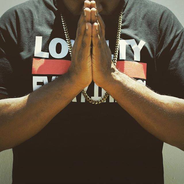 ProjectBlowed's tweet photo. Prayer & Loyalty can get you pretty far in life......#Triune #UNOEnt #PrayForEm #iTriune #repost by @itriune
β¦ http://t.co/1Nq6ShDs1N