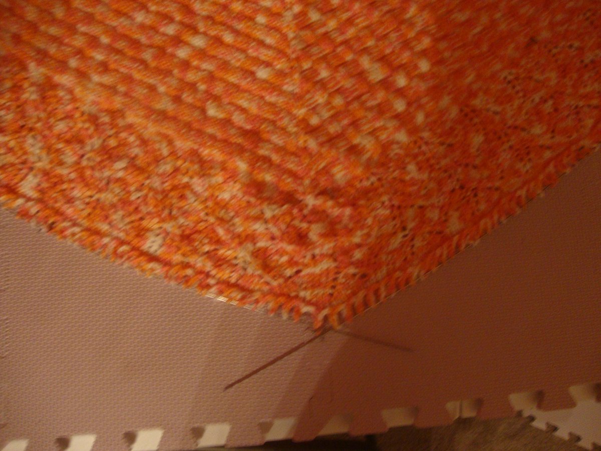 SilverSKT's tweet photo. Just reached my #stashdash2015 goal of 5K with this beautiful shawl for myself (plus 500M)! What do you think? http://t.co/cyz9edifV0