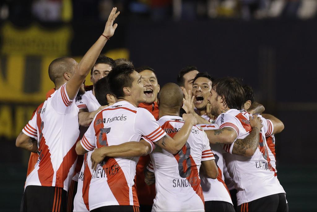 turcocarp's tweet photo. Es hoy. Sentimos, vivimos, confiamos y soñamos a la par de ustedes. Un pasito más. Por la gloria. La merecemos todos. http://t.co/IVkrLsNsBA