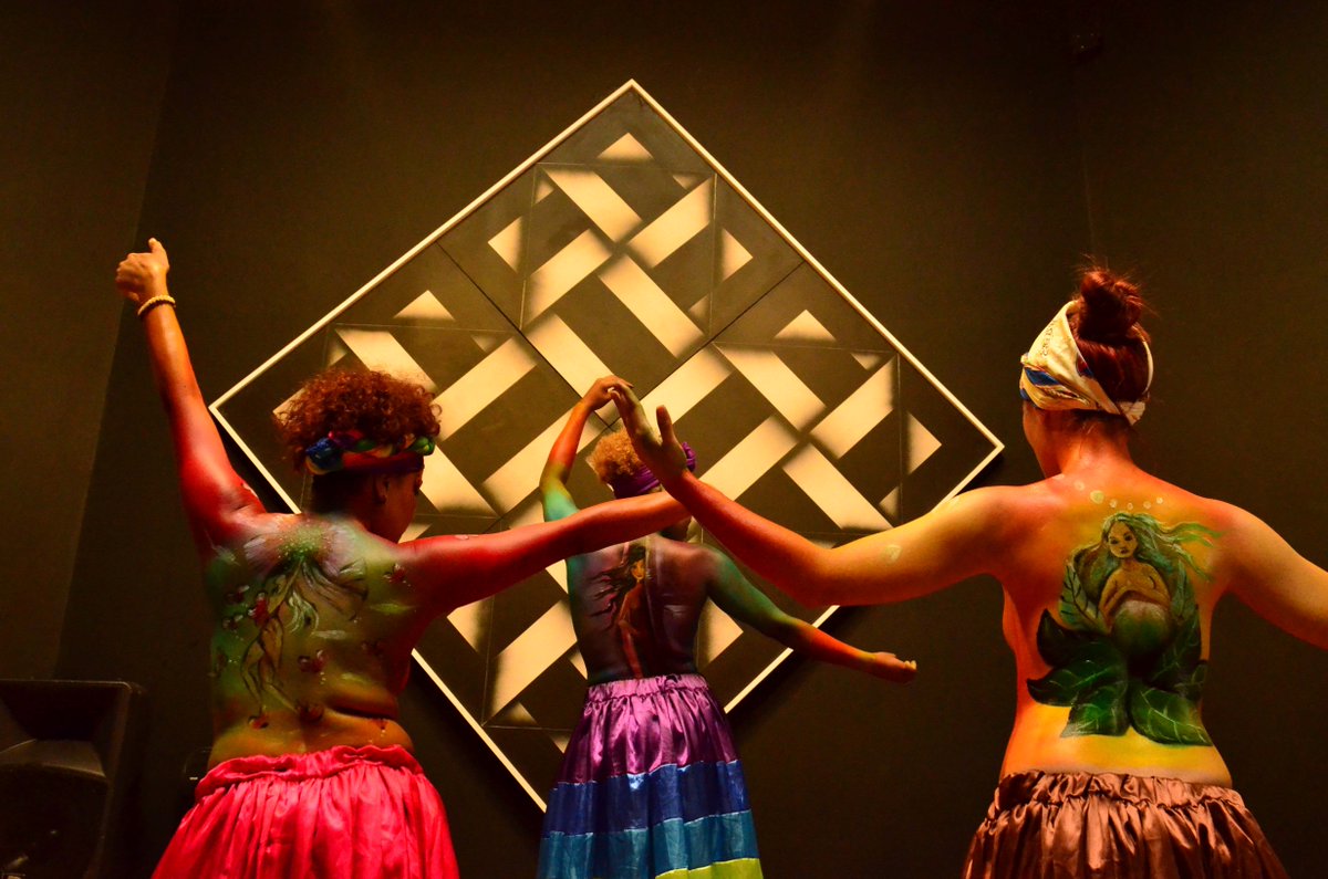 Carnavalenguas's tweet photo. #somosartistas con @ANMujeres recordando nuestra participación en @MuseoRayo encuentro de mujeres poetas 2015 http://t.co/LpveAy6JJo