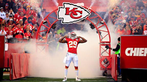 espn's tweet photo. Great news from KC: After undergoing cancer treatment, All-Pro Eric Berry cleared to practice: http://t.co/wvh5PMw8sv http://t.co/ePgN97CFnb