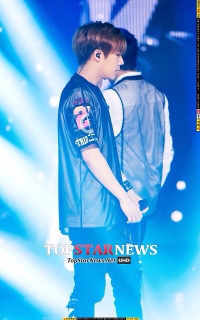 orange_gyu's tweet photo. 150728 The Show #Bad6thWin #인피니트 http://t.co/TpLOJNRXkh
