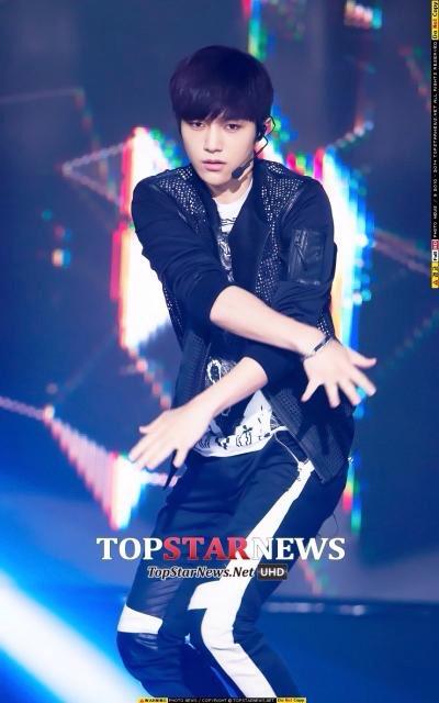 orange_gyu's tweet photo. 150728 The Show #Bad6thWin #인피니트 http://t.co/XOislpu8M5