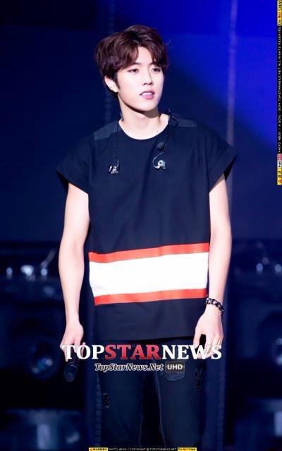 orange_gyu's tweet photo. 150728 The Show #Bad6thWin #인피니트 http://t.co/3U5sn7PZoc