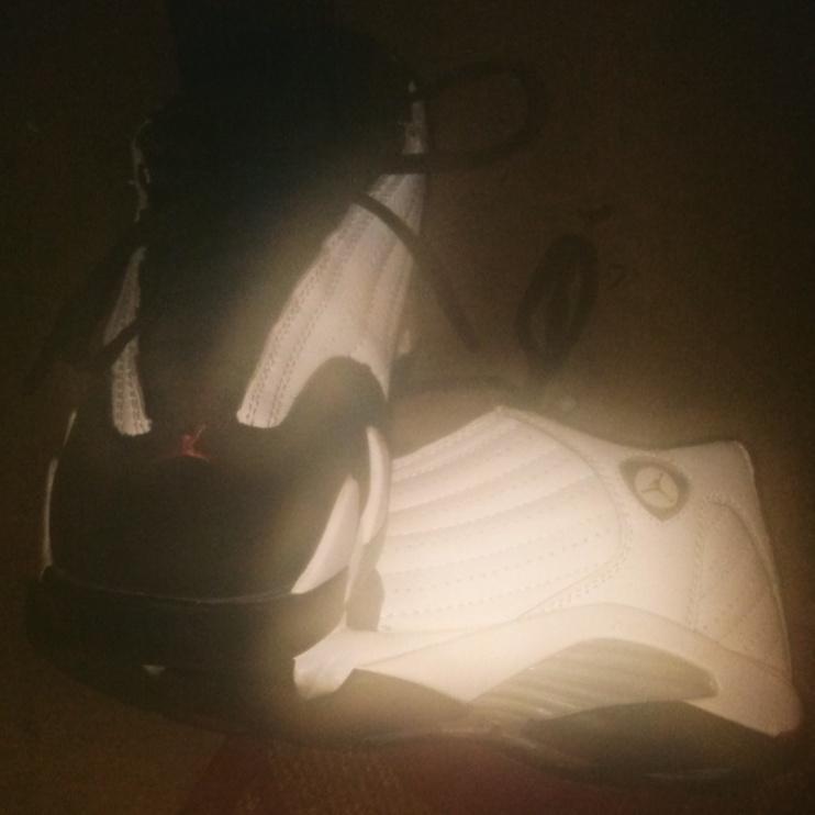 LILVON239's tweet photo. What ya kno bout dem #JordanBlackToes #OG #2010 http://t.co/l0aBR1do0n