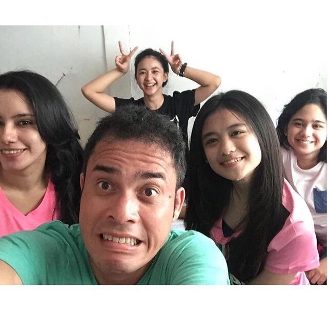 DebbyshintaZ's tweet photo. #mukabelummakeupkita http://t.co/q8B9fcjDcT