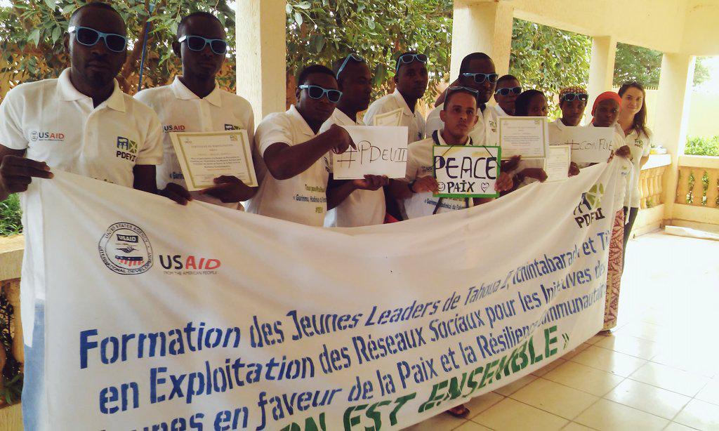 orsolyajenei's tweet photo. Merci #Tahoua et #Tchinta, vos jeunes étaient merveuilleux! Formation en #réseauxsociaux complétée! @SFCG_NIGER http://t.co/FzidjU8oht