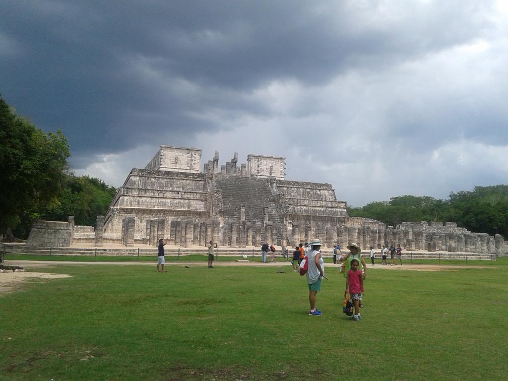 Silkedlp's tweet photo. Saludos desde la Península de Yucatán... @paquiscorrales @BibianCastillo @earoche @JesusMTorreroz @LachantisS @erika http://t.co/7EQmpXUfCE