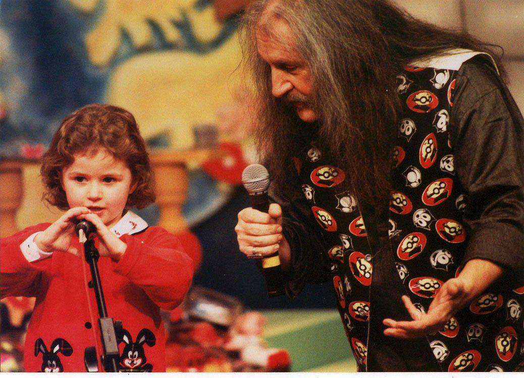 Bugün 90'ları konuşuyoruz! Çocukluğumuza dönüyoruz, coştukça coşuyoruz!