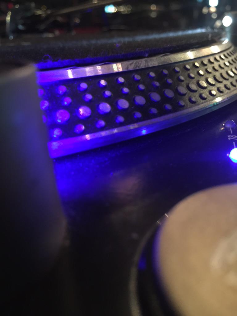 rockhetrox's tweet photo. Producionは、すごく大事だけどdeeajayringも大事 #love #DJ #LIFE #Music #housemusic #WORKING #happy http://t.co/cUQdWjV2Wj