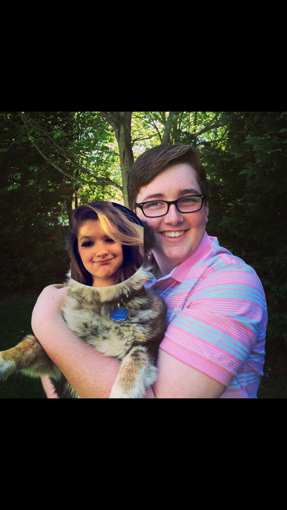 SarahBalsley's tweet image. HBD JOrdan. We've had a lot of great mems #freaksandgeeks #imthefirst #iwasyourecaddy #youweremygolfer 💥🎉 @TibbetsJ