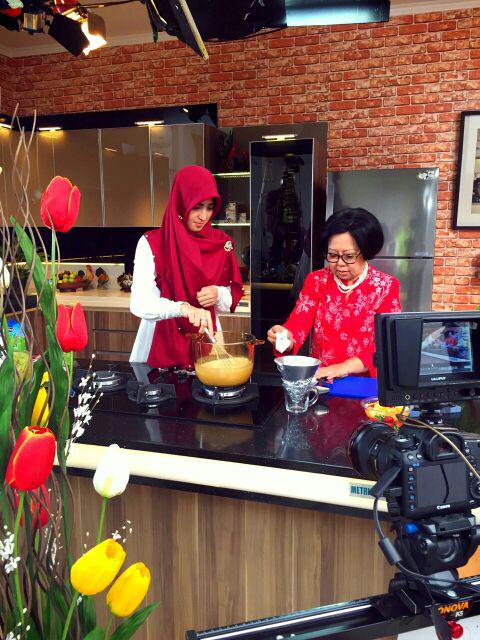 Hari ini ka <a href="/SabrinaPiscalia/">Sabrina Piscalia</a> lagi syuting nih. Penasaran syuting apa?