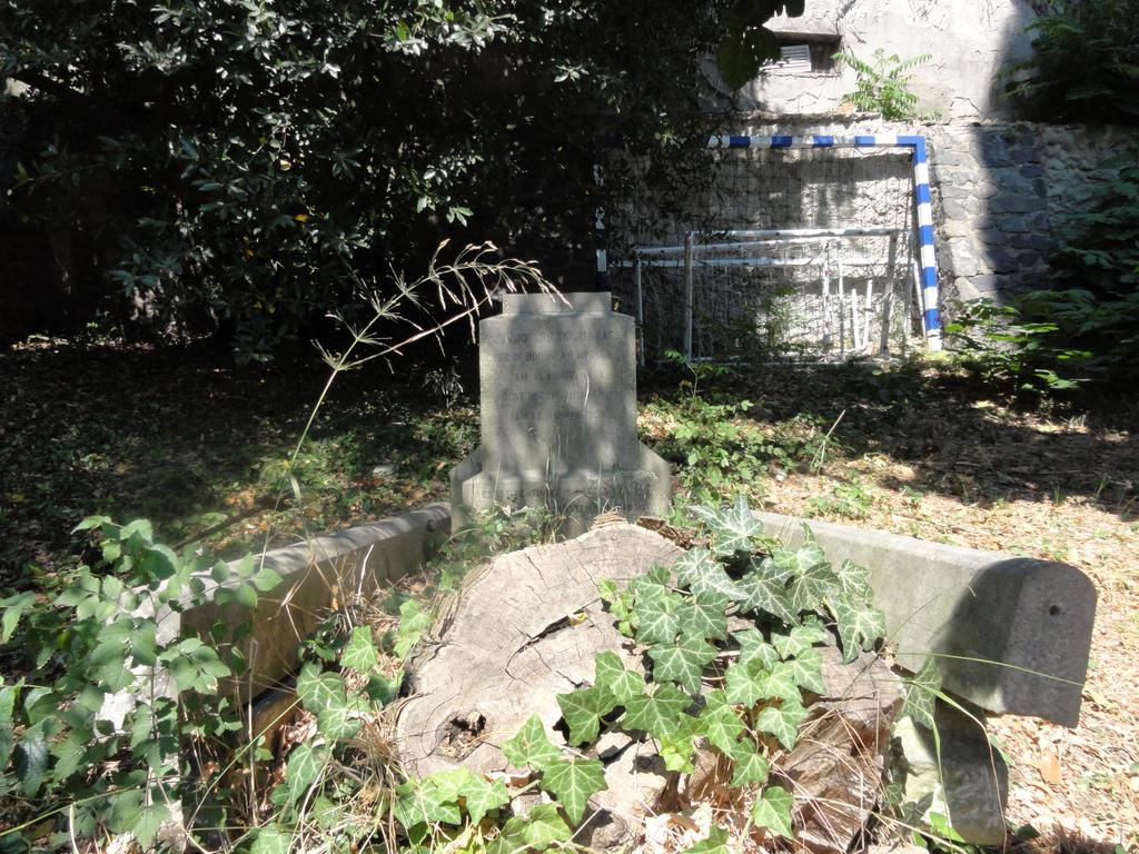 Auf dem int. christ. Friedhof von Istanbul werden nach dem Beerdigungen gerne Nationenturniere organisiert