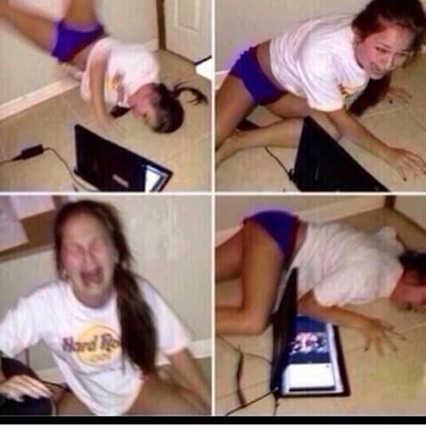castores_coder's tweet photo. Mi cara cuando dicen que el disco de @HmGerardo  sale en agosto jajajaja 😂😂😂 http://t.co/3teCcXcAYS