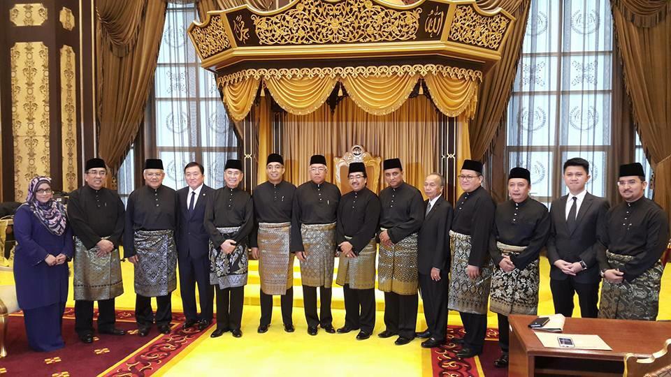 PuteriUMNOMy's tweet photo. Foto YB Dtk @emysamsudin di Majlis Istiadat Mengangkat Sumpah sebagai Timb. Men. Pelancongan dan Kebudayaan Malaysia. http://t.co/LoBliGWtdL