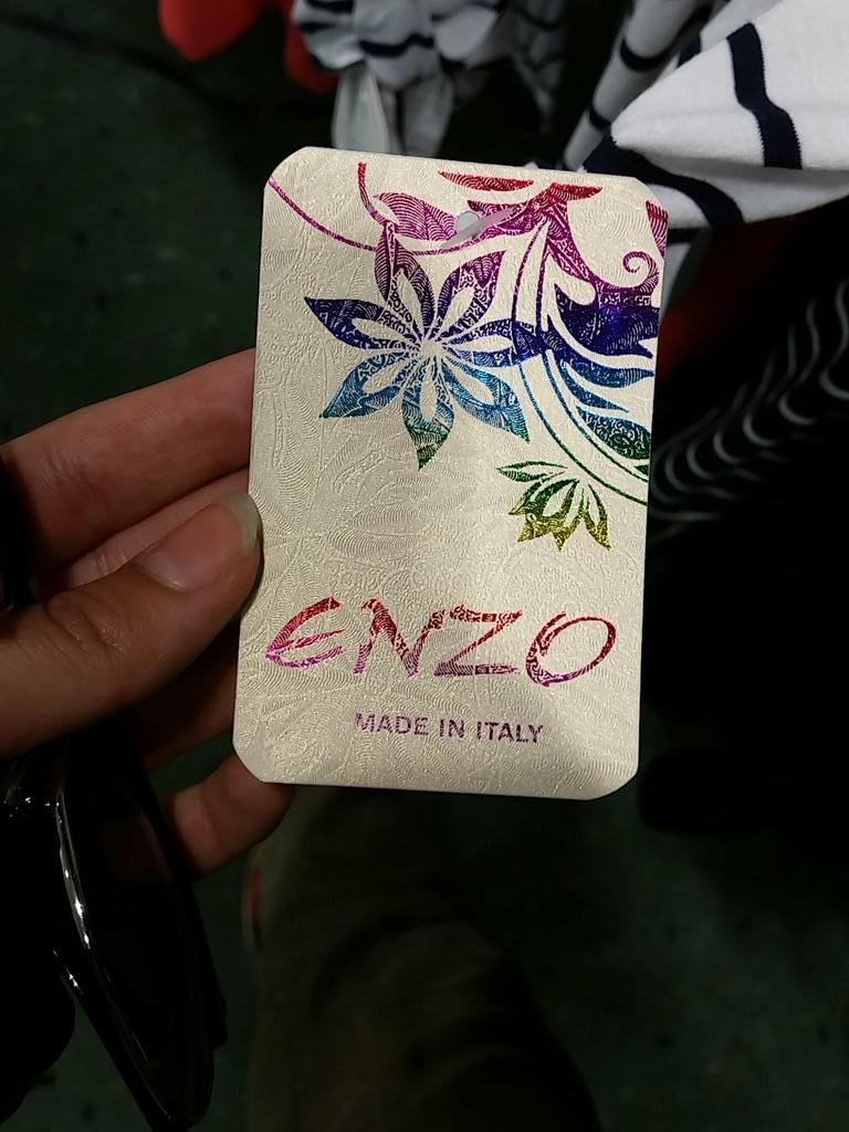 Loop ik te shoppen in Eindhoven kom ik je naam tegen maar ik wist niet dat je uit Italië  komt! <a href="/Enzoknol/">Enzo Knol</a> X Bente😉