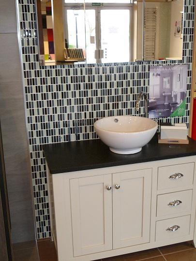 AbsBathrooms's tweet photo. Our showroom is closed today but contact us if you wish to arrange a Free Design &amp; Survey. Love your #Bathroom http://t.co/nYdqWyDnUE
